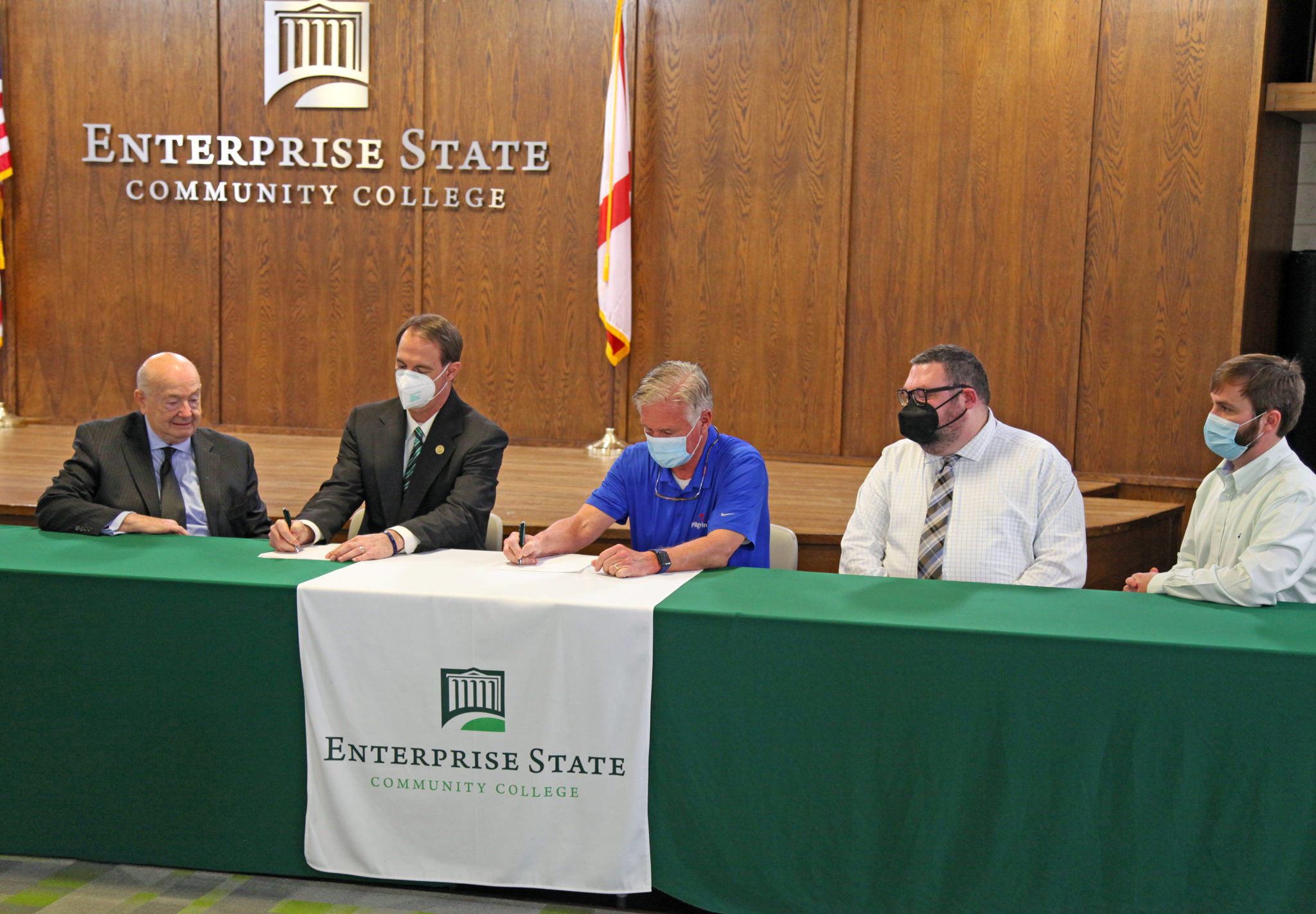 GLOBAL FOOD COMPANY SIGNS AGREEMENT WITH ESCC FOR WORKER SCHOLARSHIPS, PROFESSIONAL DEVELOPMENT